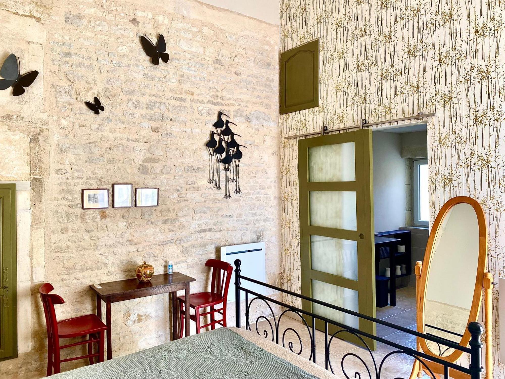 Aux Agapanthes, Chambres D'Hotes Charentaises De Charme Avec Piscine Aumagne Екстериор снимка